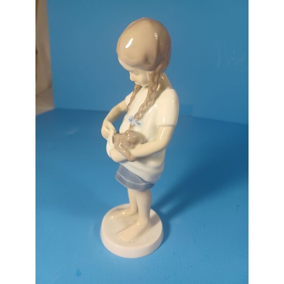 Bing & Grondahl Royal Copenhagen Little Mother Danish Girl With Kitten Figurine - Picture 14 of 16